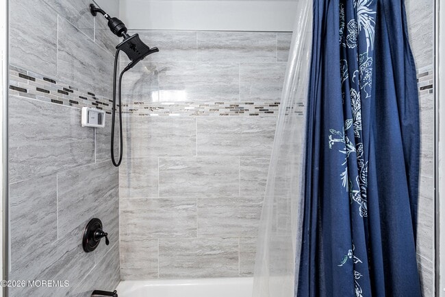 Building Photo - 329 Briggs Ave