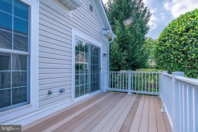 Building Photo - 8406 Mountain Larkspur Dr