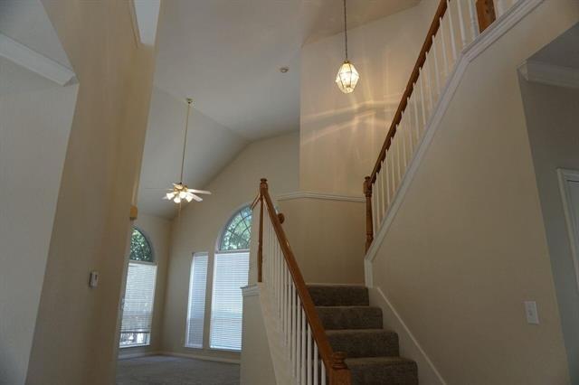 Building Photo - 3029 Golden Gate Dr