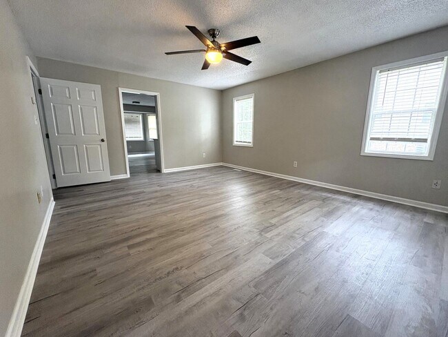 Building Photo - 105 Lonesome Wind Way