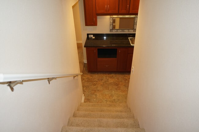 Building Photo - Stunning SW Portland (Arranmore) 4-bedroom...