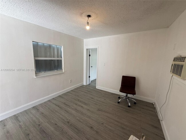 Building Photo - 8805 SW 43rd Terrace