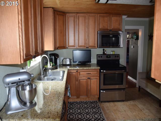 Kitchen 2 - 16427 Front Ave