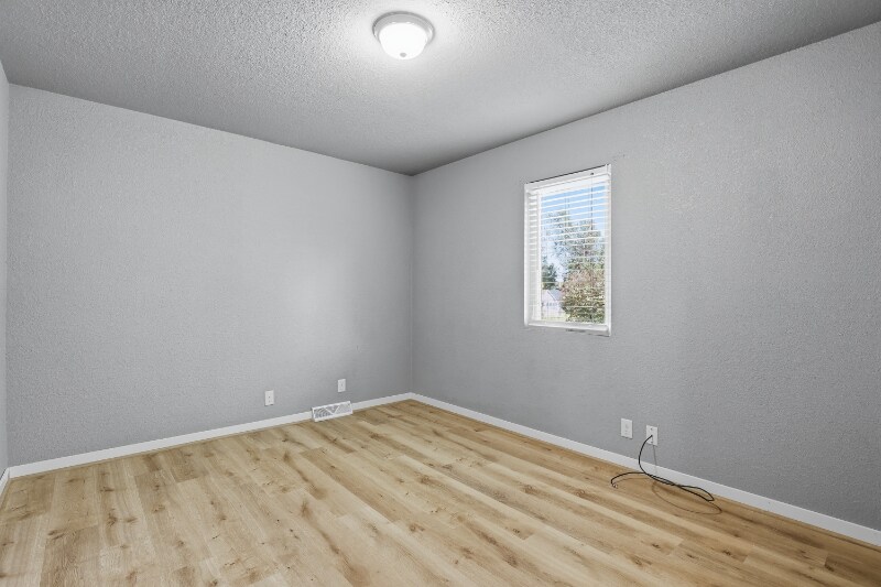 Building Photo - 2104 Prairie Ave