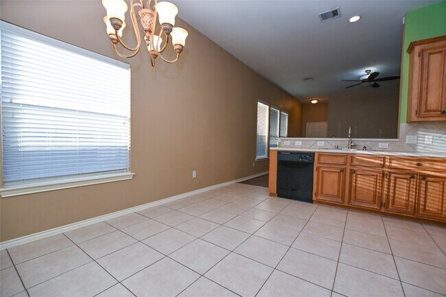 Building Photo - 2123 Castle Gardens Ln