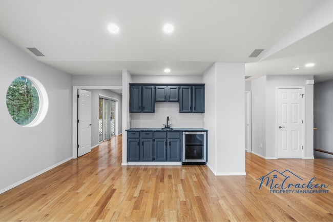 Building Photo - 525 Ashland Loop Rd