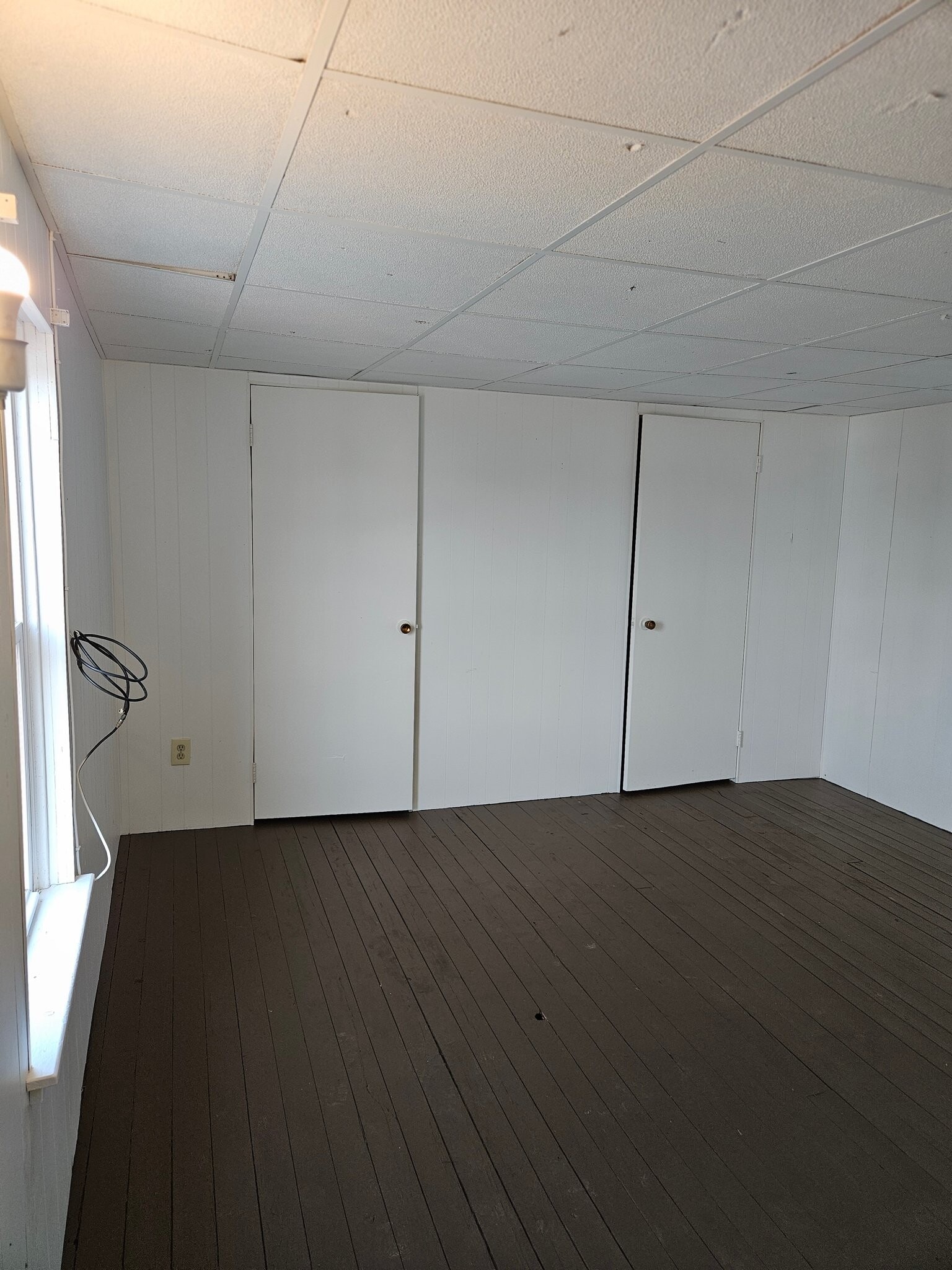 Building Photo - 1121 W Poplar St