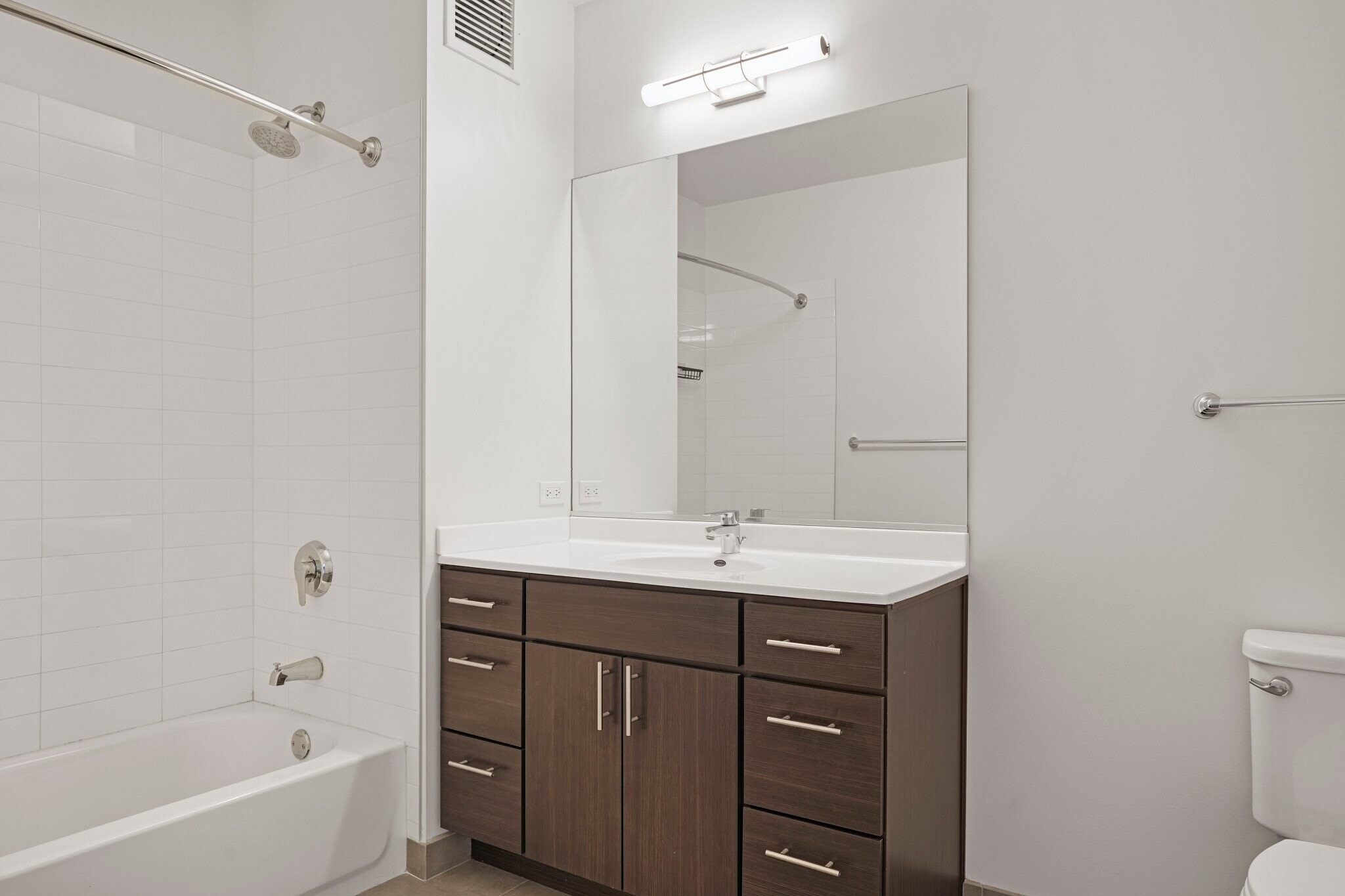 Building Photo - 167 W Superior St