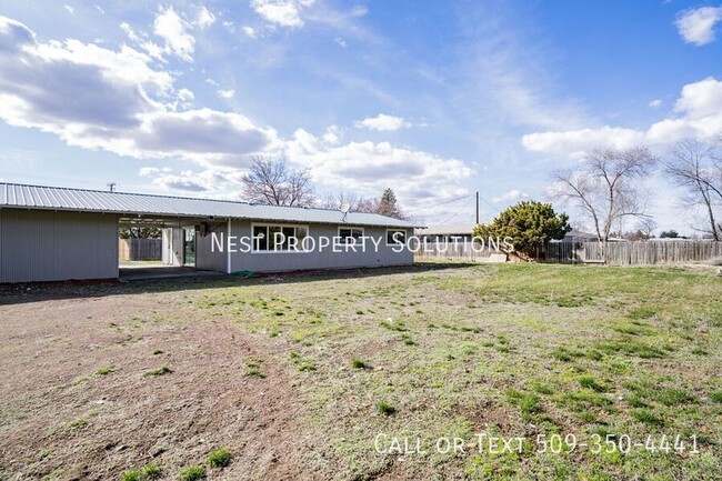 Building Photo - 160 Carswell Dr