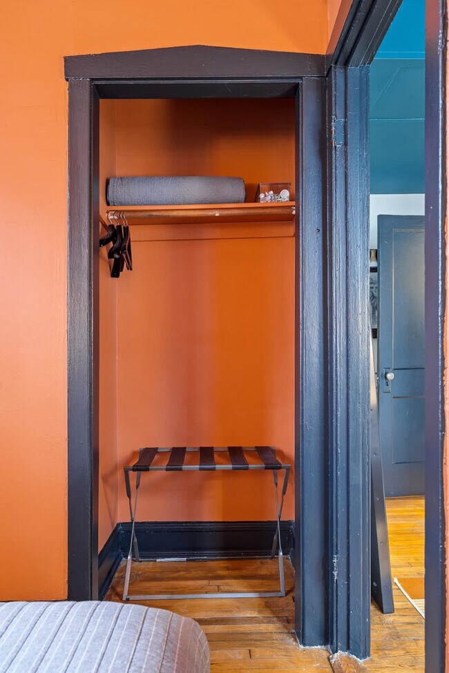 Building Photo - 3536 N Racine Ave