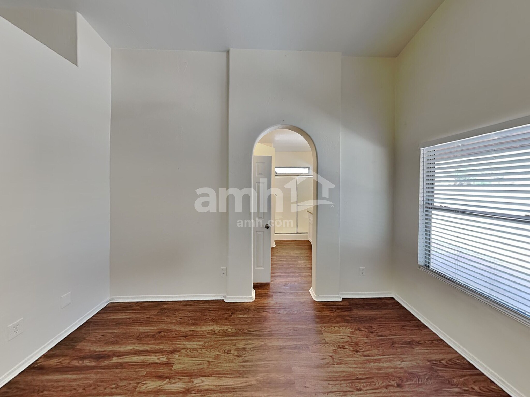 Building Photo - 147 E Via Teresita