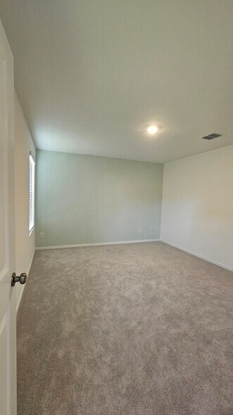 Building Photo - 1600 Baron Ln
