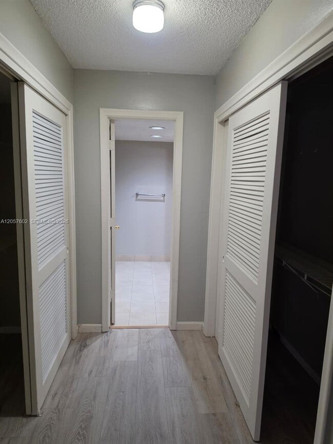 Building Photo - 6630 Racquet Club Dr