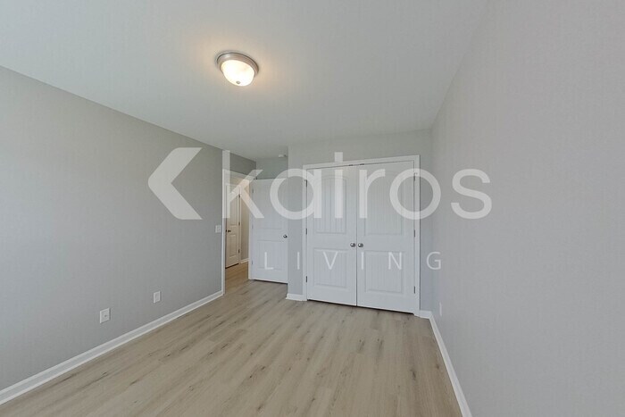 Building Photo - 105 Colonial Wy