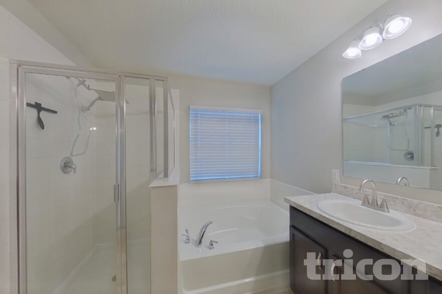 Building Photo - 2244 Gladiolus Ln