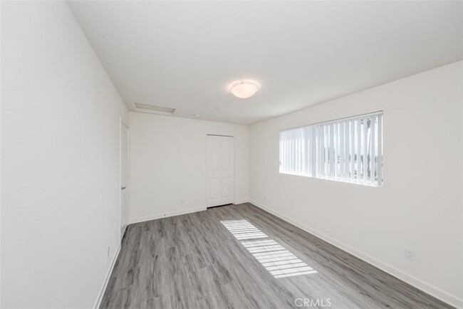 Building Photo - 9124 Huntington Dr