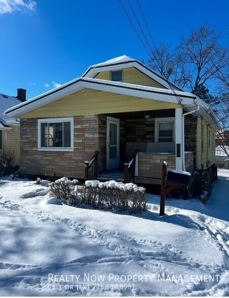 Building Photo - 5164 E 128th St