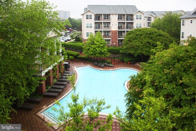 Building Photo - 1600 Spring Gate Dr.