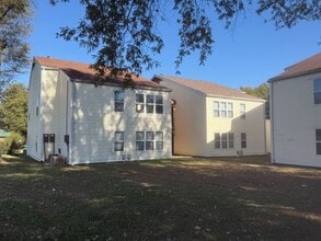 Building Photo - 324 Block St