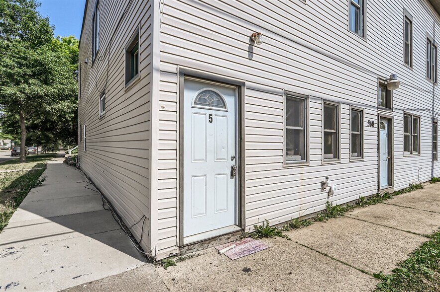 Building Photo - 568 N Farrington St