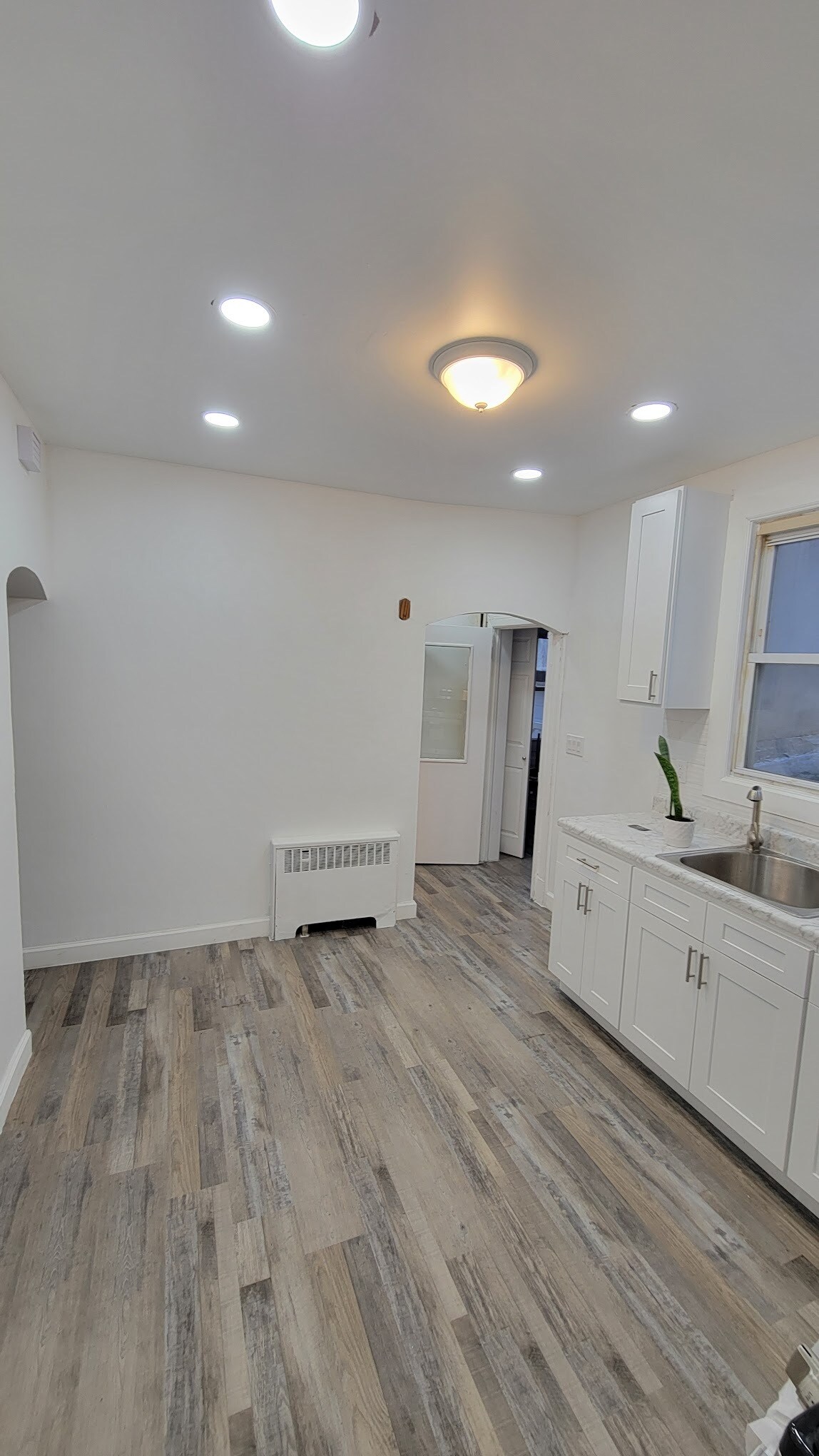 Building Photo - 7411 Park Ave