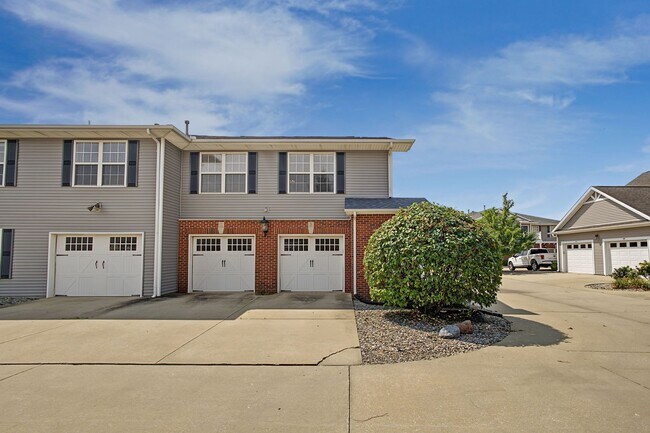 Building Photo - 106 Essex Ln