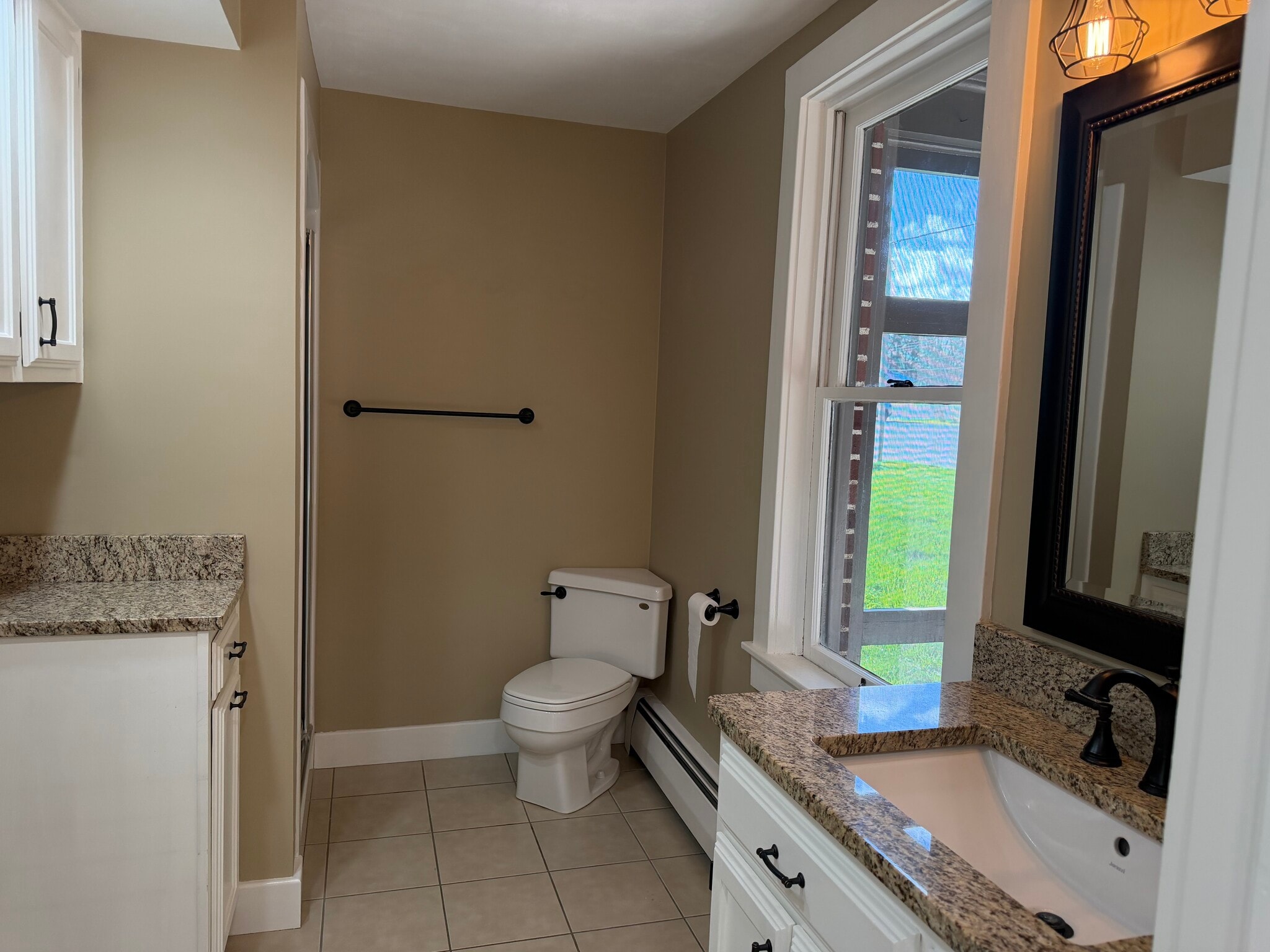 Building Photo - 106 Abbottstown St