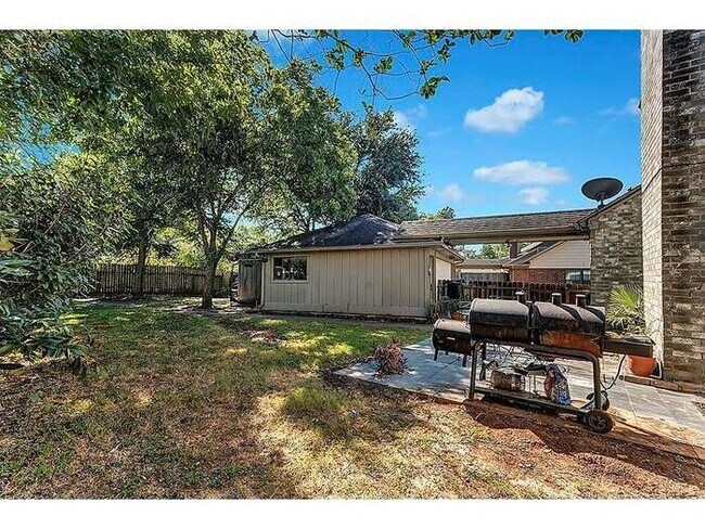 Building Photo - 2442 Hodges Bend Cir