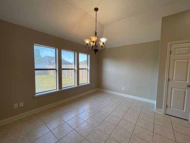 Building Photo - BELLE ROSE AT LEGACY! HURRY WONT LAST LONG!