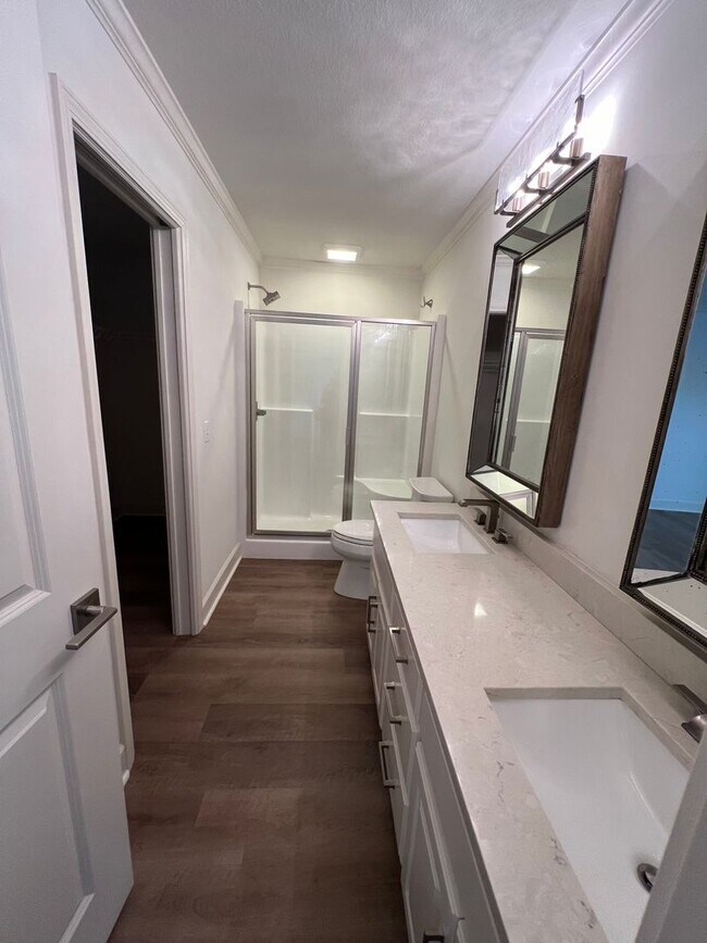 Building Photo - Available May!