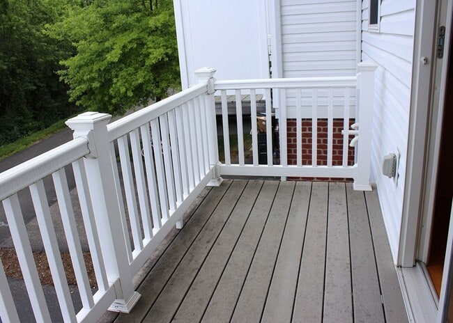 Building Photo - 409 Marshall Heights Dr