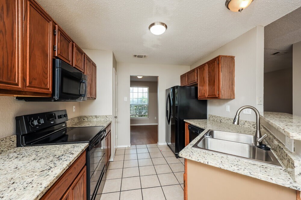 Building Photo - 2717 Bent Brook Dr