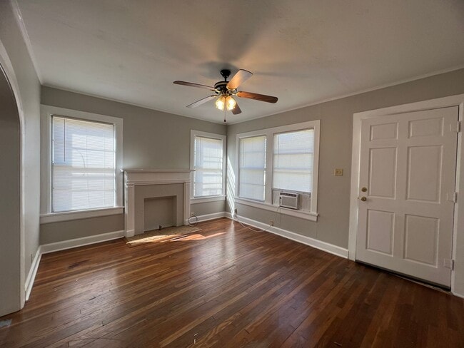 Building Photo - 215 E Rutherford St