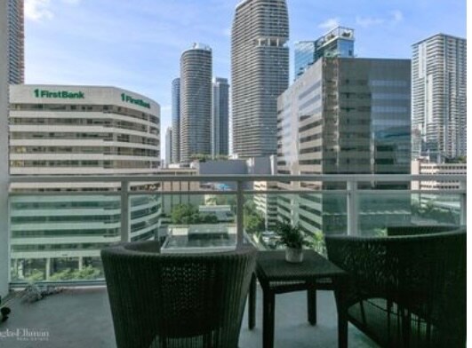 Building Photo - 950 Brickell Bay Dr