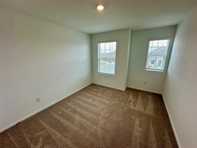 Building Photo - 610 Waterway Ave