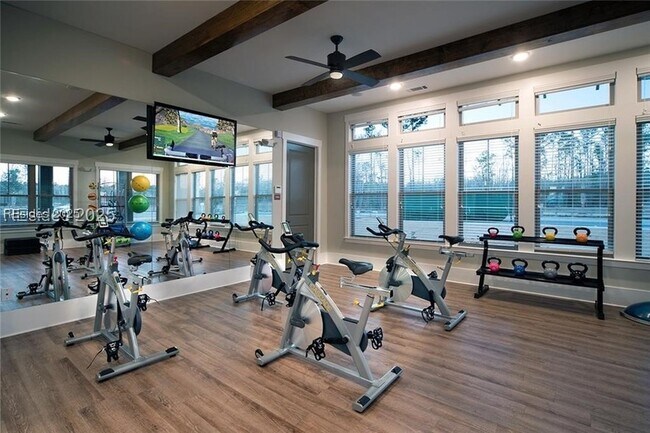 Building Photo - 11 Parklands Dr