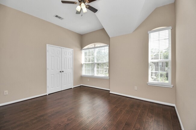 Building Photo - 6843 Bears Path Ln