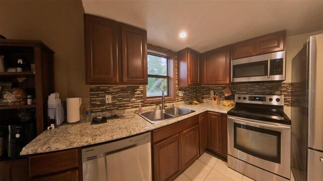 Building Photo - 209 Fairway Dr.
