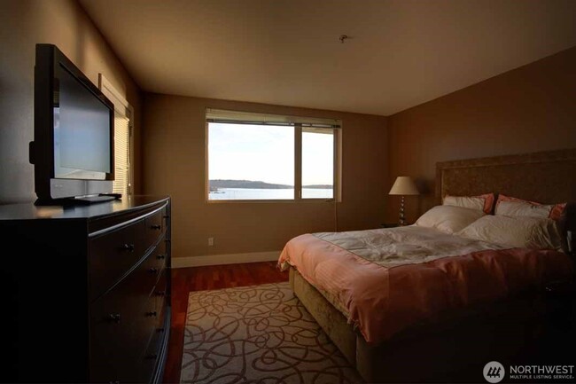 Building Photo - 2Bd/2Ba Kirkland Condo