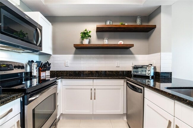 Building Photo - 7270 SW 88th St