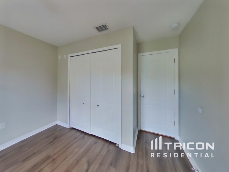 Building Photo - 231 Debary Dr