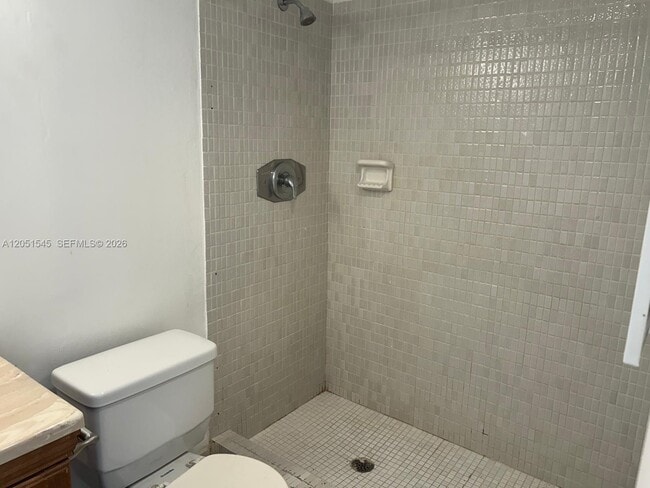 Building Photo - 6100 S Falls Cir Dr