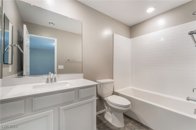 Building Photo - 25 Lomita Heights Dr