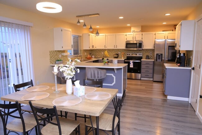 Building Photo - Elegant & Peaceful Kent Home