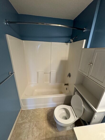 Building Photo - 2022 29th Pl NW