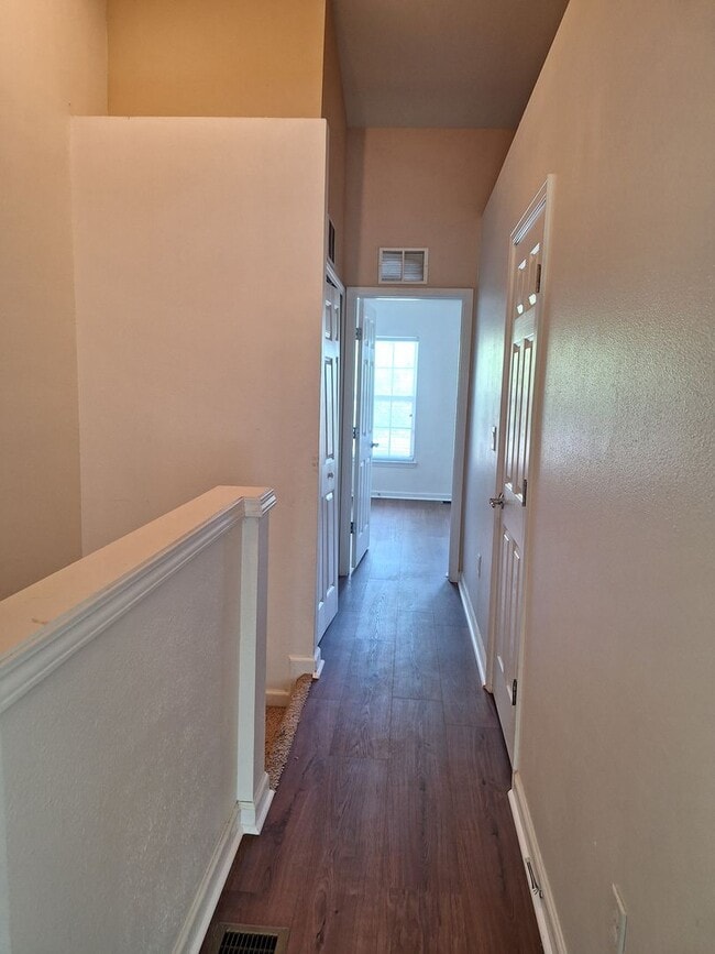 Building Photo - 8106 Summer Cove Ct