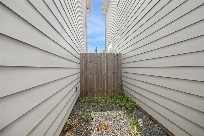Building Photo - 9452 Kerrwood Ln