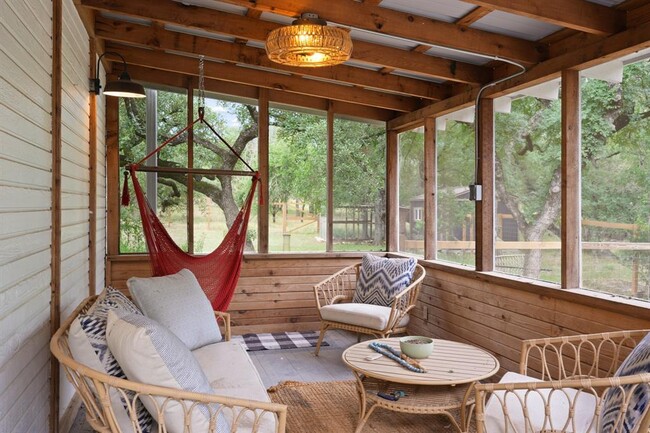 Building Photo - 510 Camino De Rancho