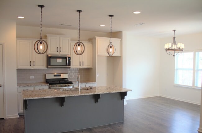Building Photo - 4671 Wesmar Ct