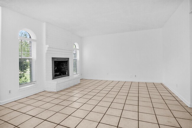 Building Photo - 9541 Clanton St